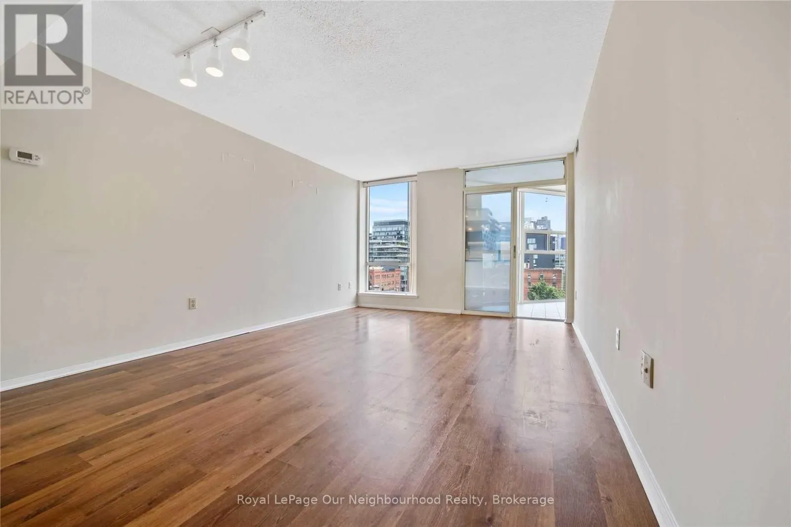 809 - 701 KING STREET W, #809