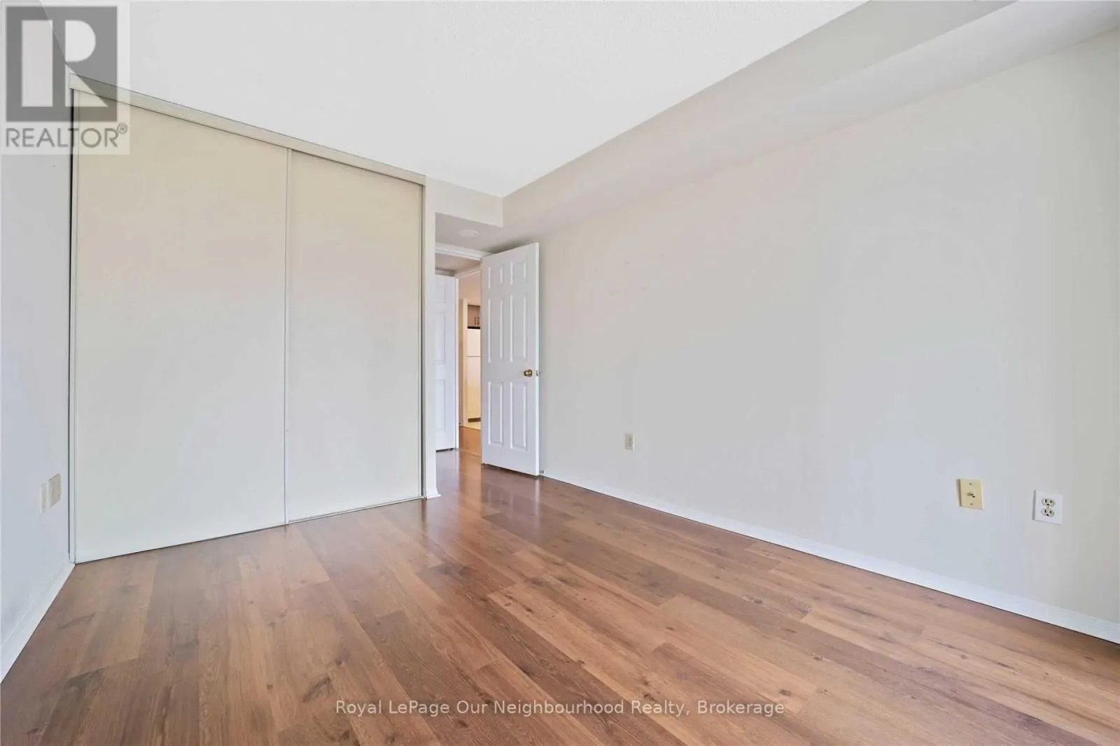 809 - 701 KING STREET W, #809