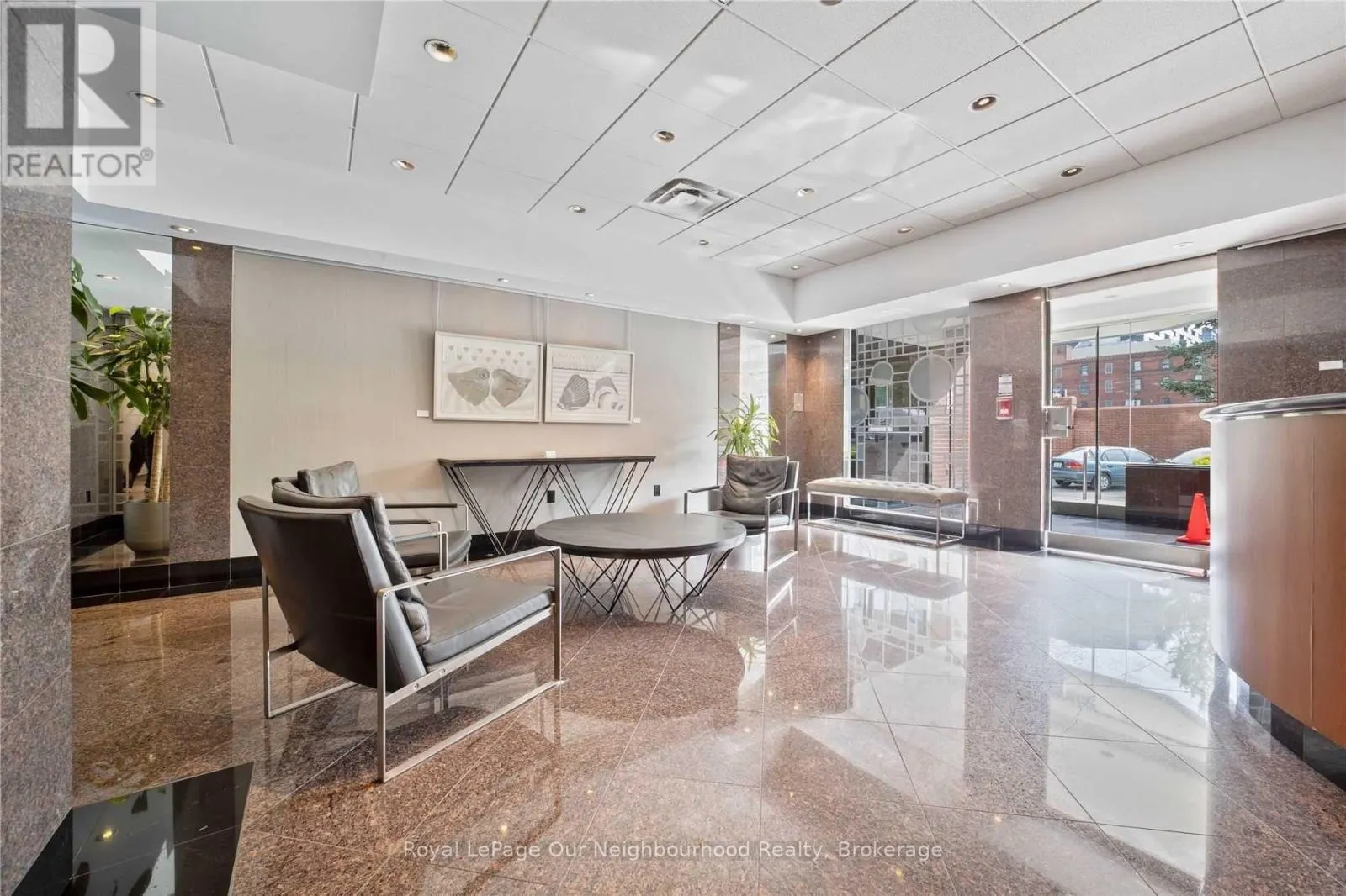 809 - 701 KING STREET W, #809