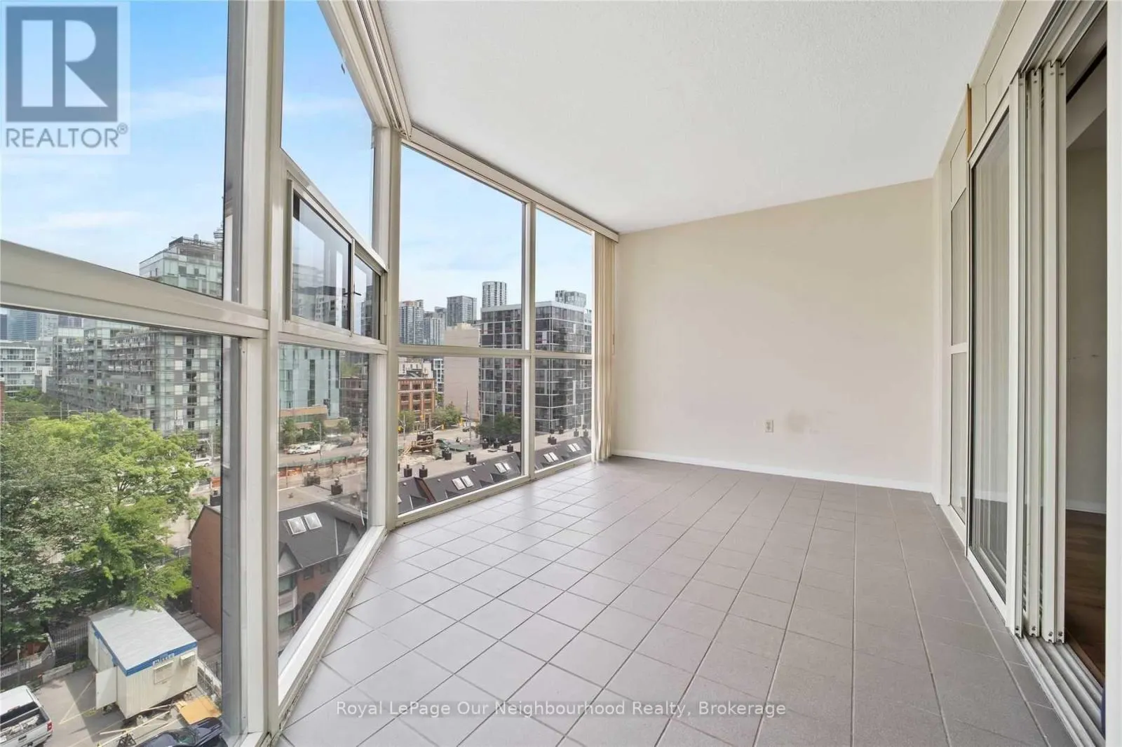 809 - 701 KING STREET W, #809