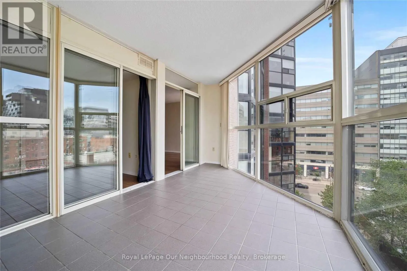 809 - 701 KING STREET W, #809