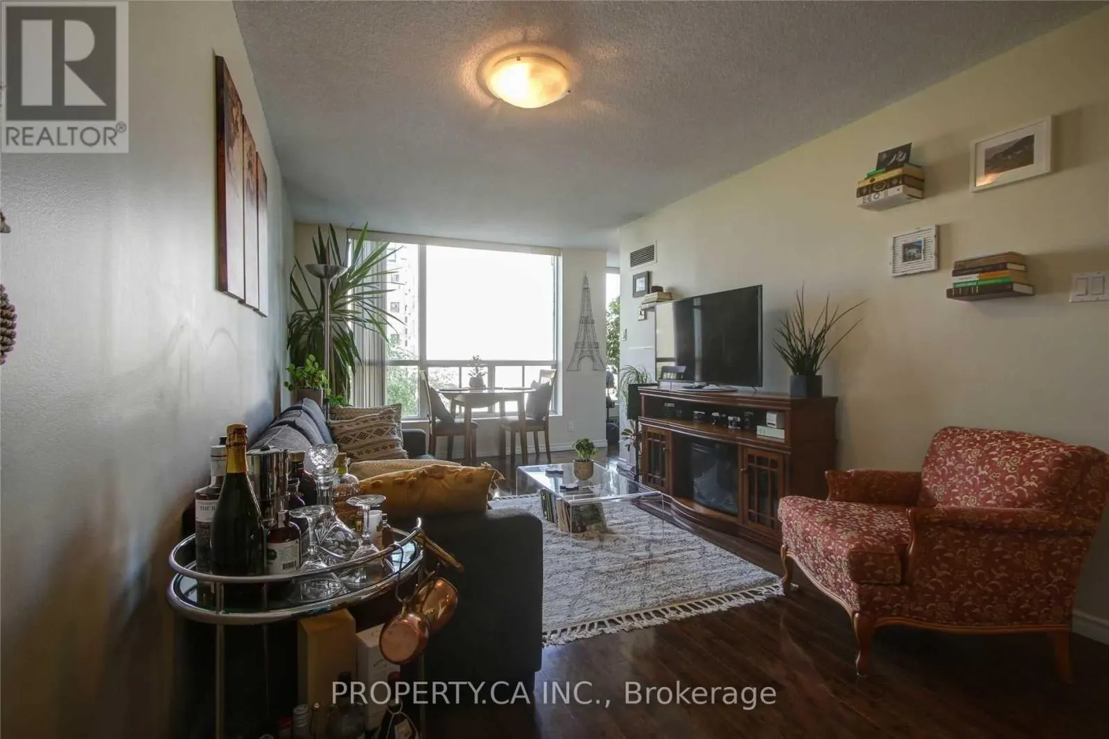 606 - 92 KING STREET E