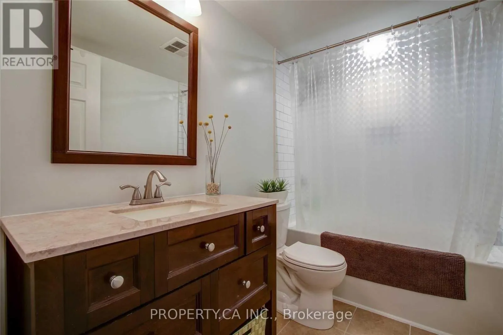 606 - 92 KING STREET E
