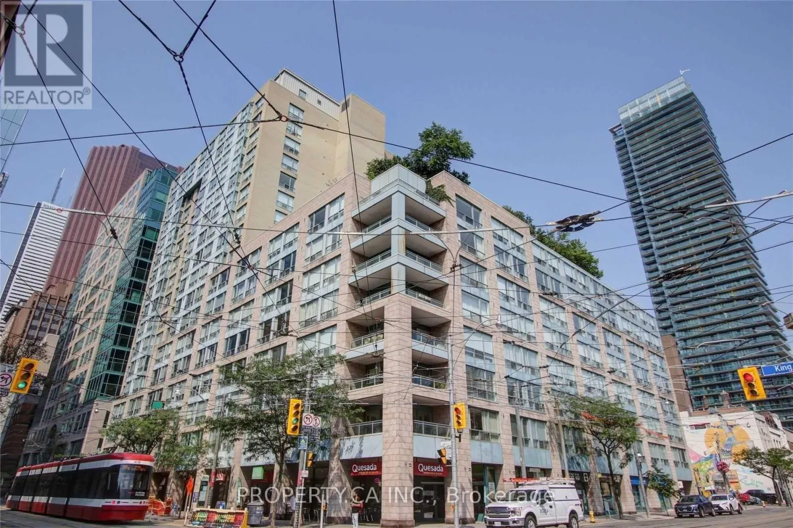606 - 92 KING STREET E
