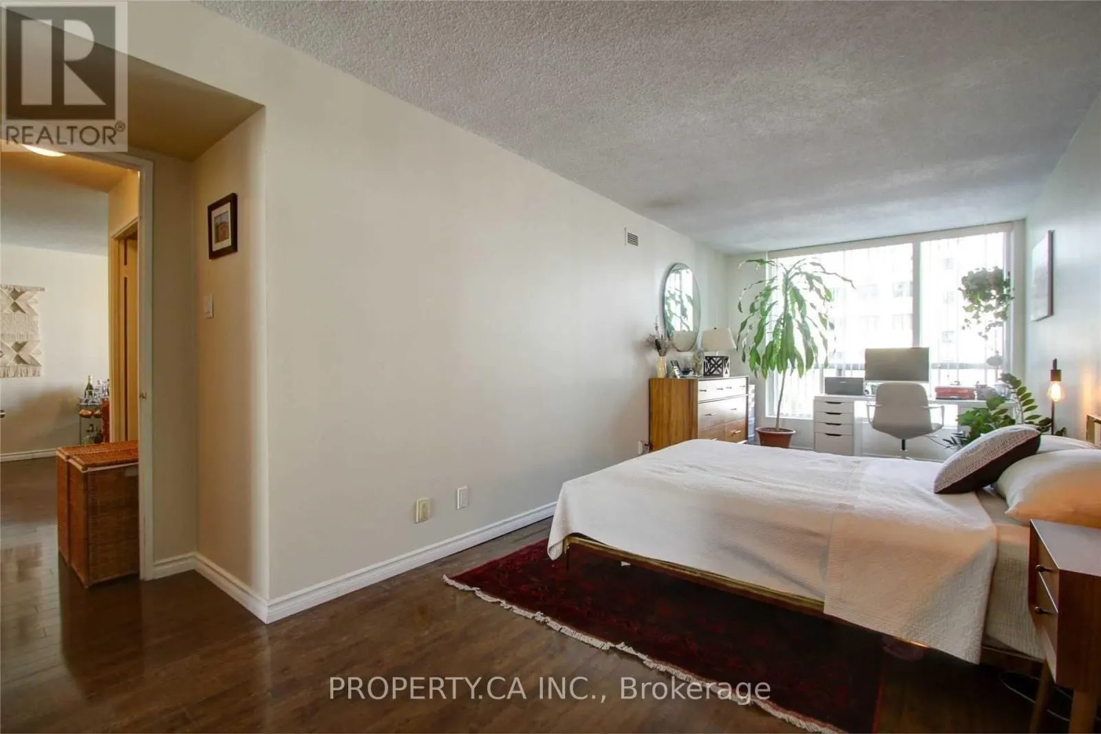 606 - 92 KING STREET E