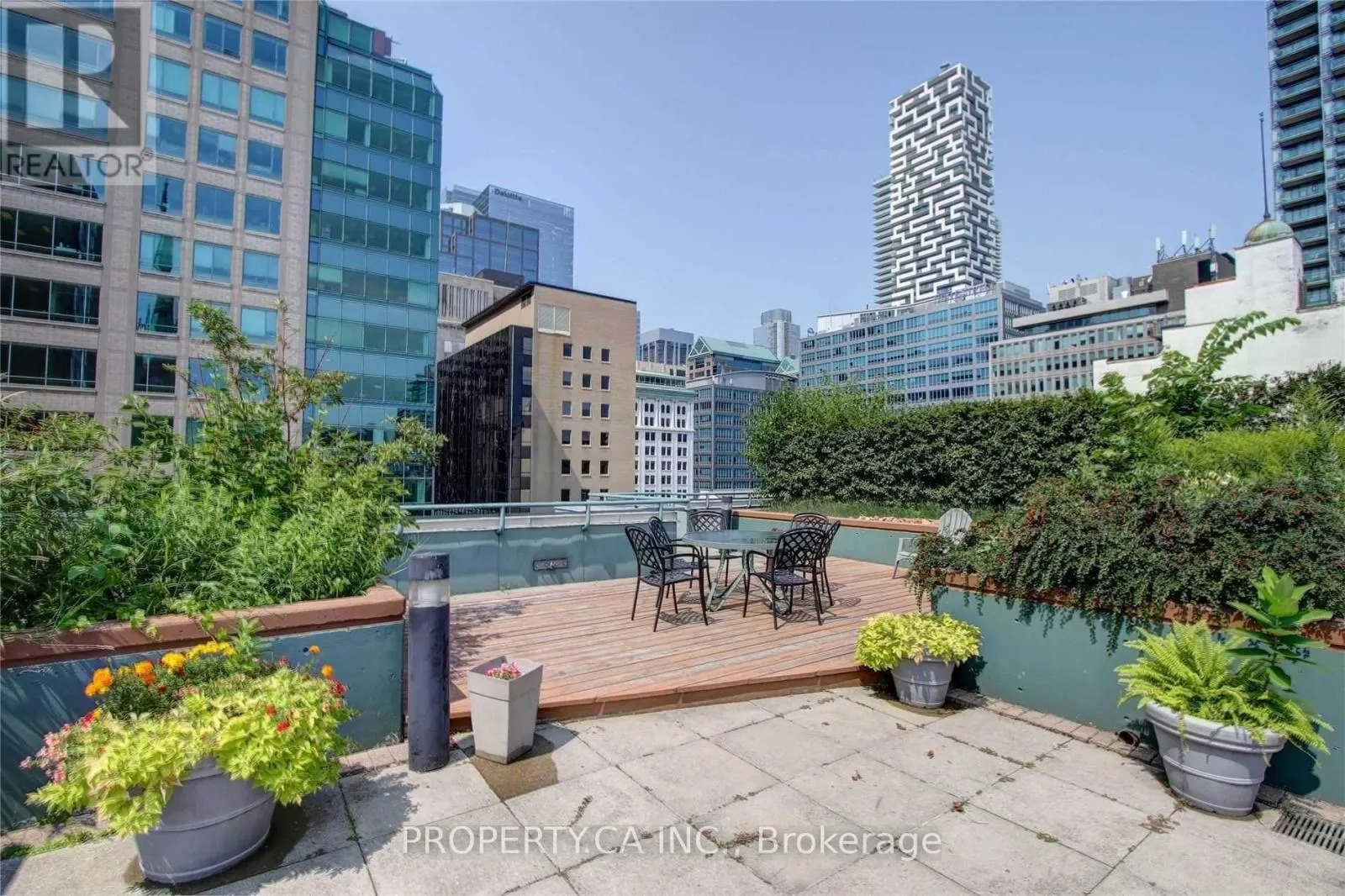 606 - 92 KING STREET E