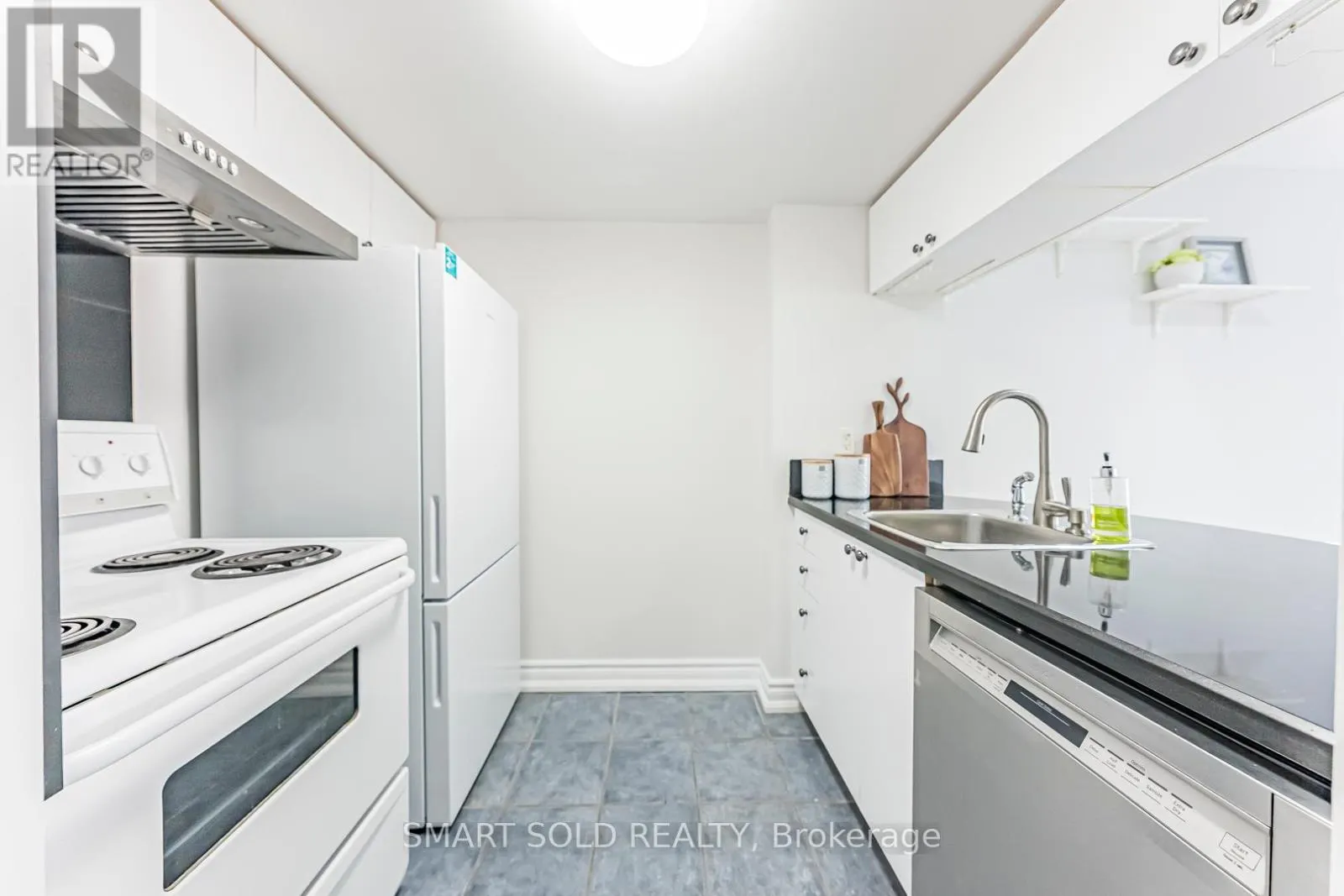 533 - 3 EVERSON DRIVE