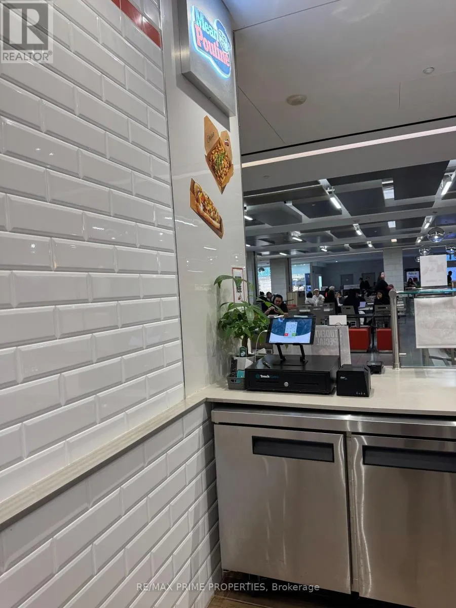 204 - 4841 YONGE STREET