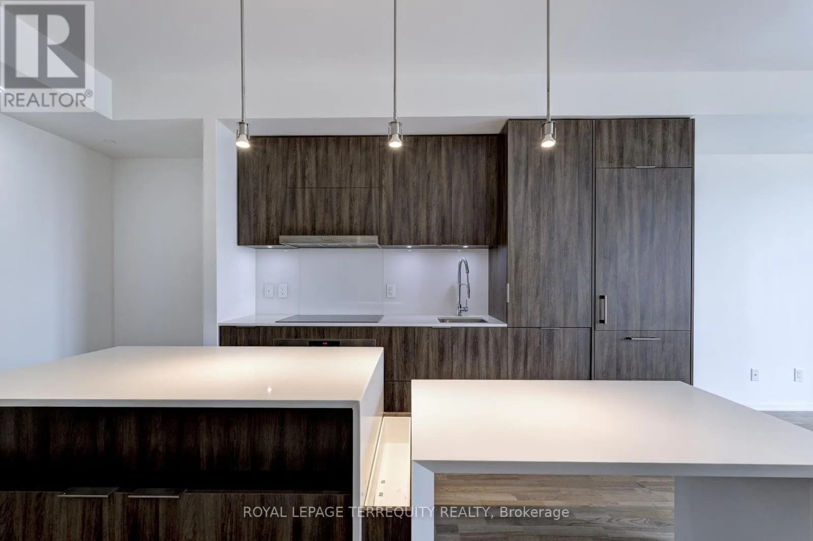 2712 - 1 BLOOR STREET E
