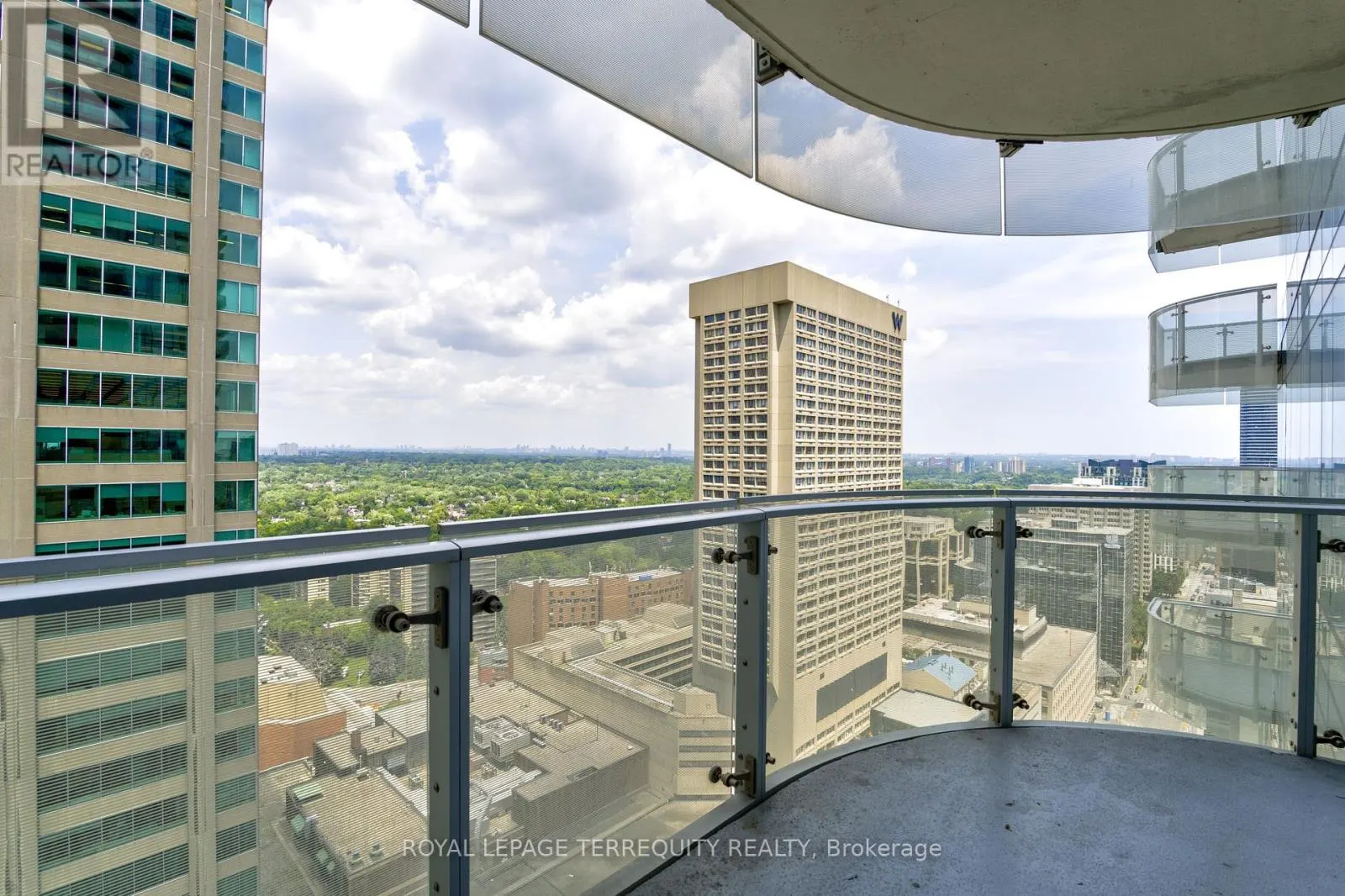 2712 - 1 BLOOR STREET E