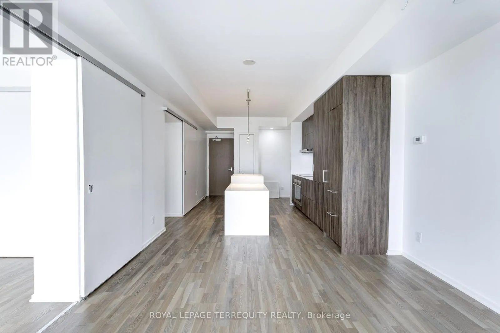 2712 - 1 BLOOR STREET E
