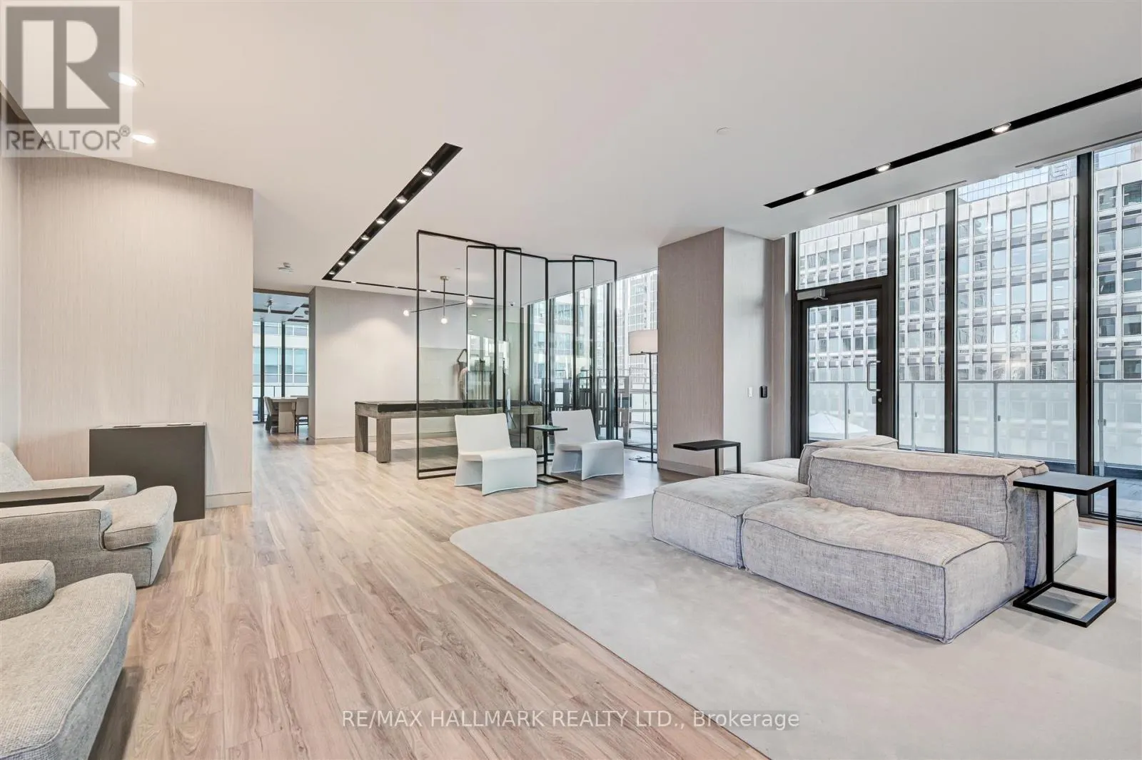 2406 - 25 RICHMOND STREET E