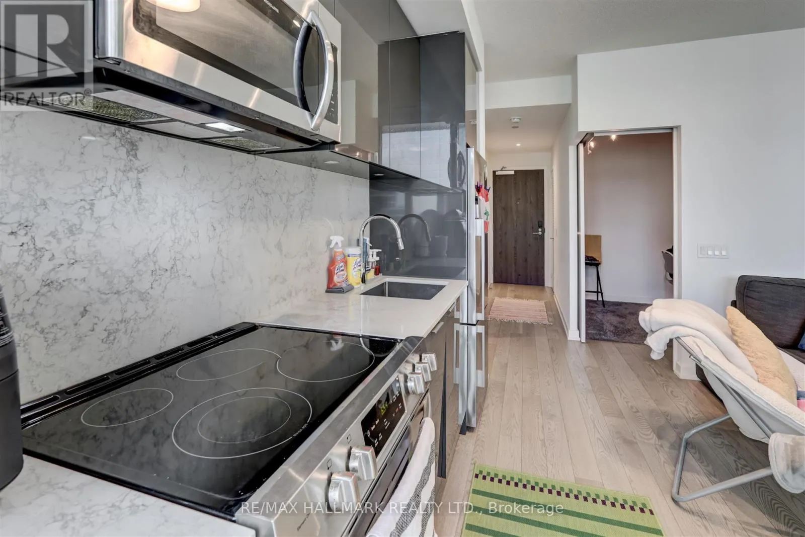 2406 - 25 RICHMOND STREET E