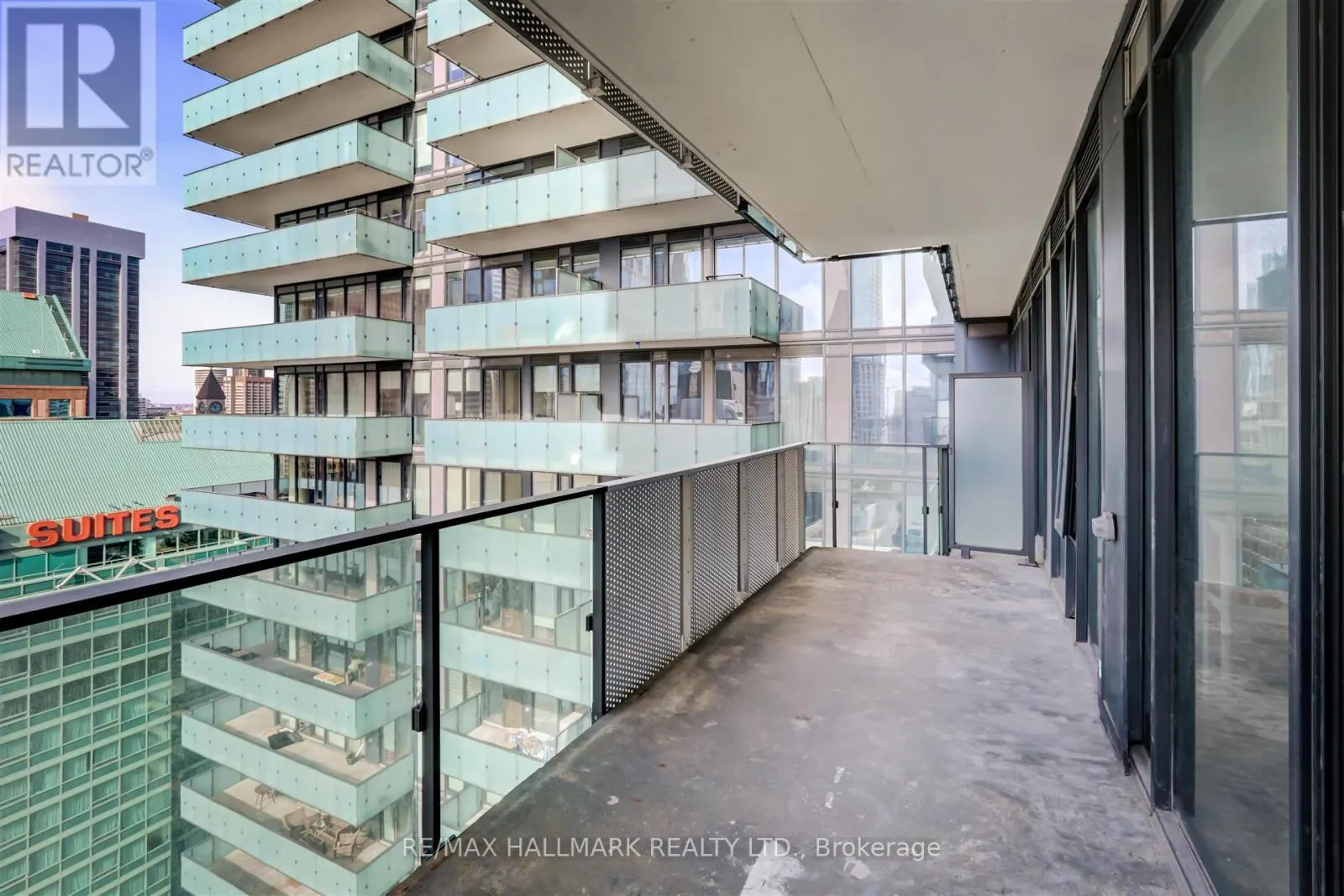 2406 - 25 RICHMOND STREET E