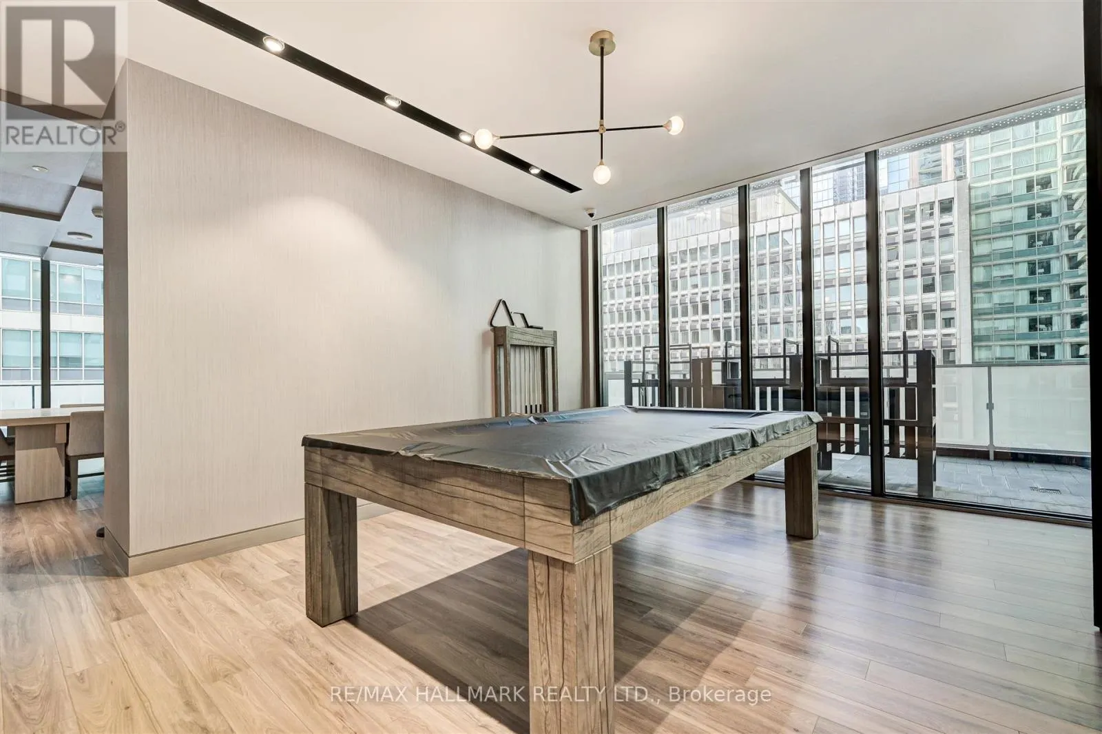 2406 - 25 RICHMOND STREET E