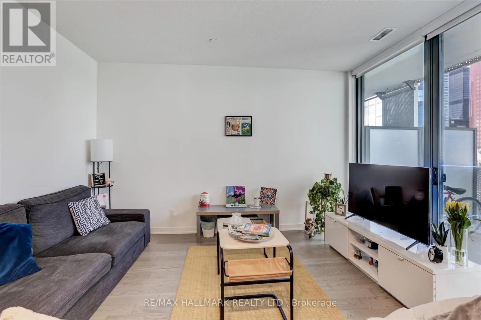 2406 - 25 RICHMOND STREET E