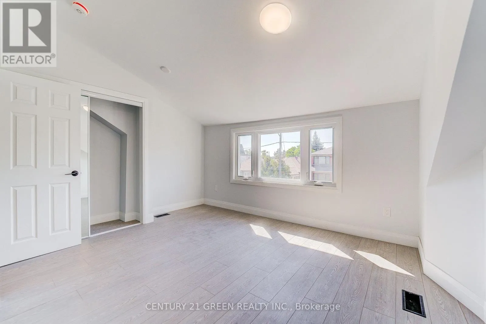 259 ROBINA AVENUE