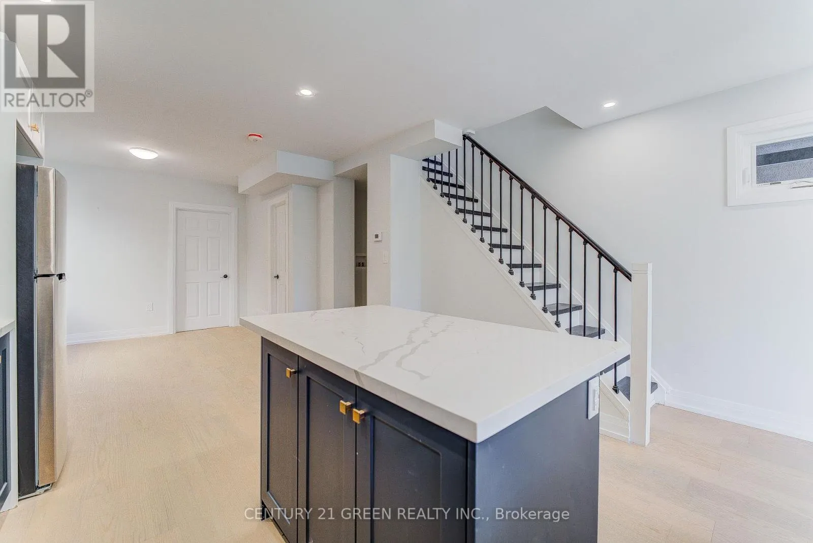 259 ROBINA AVENUE