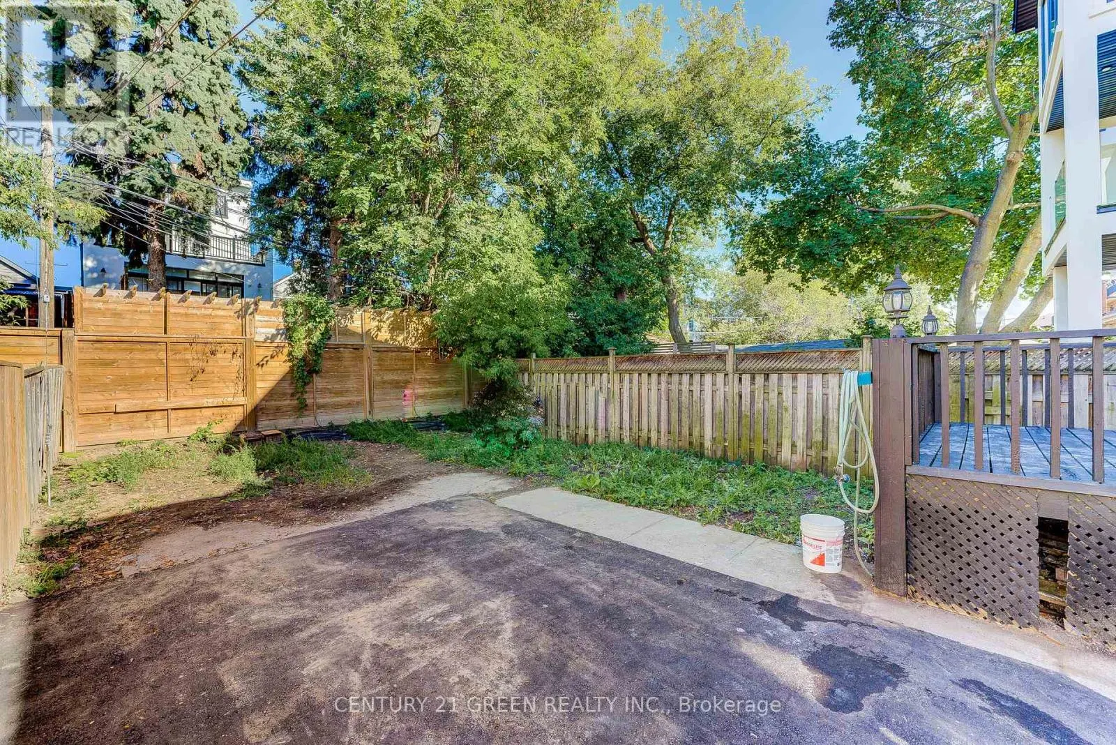 259 ROBINA AVENUE