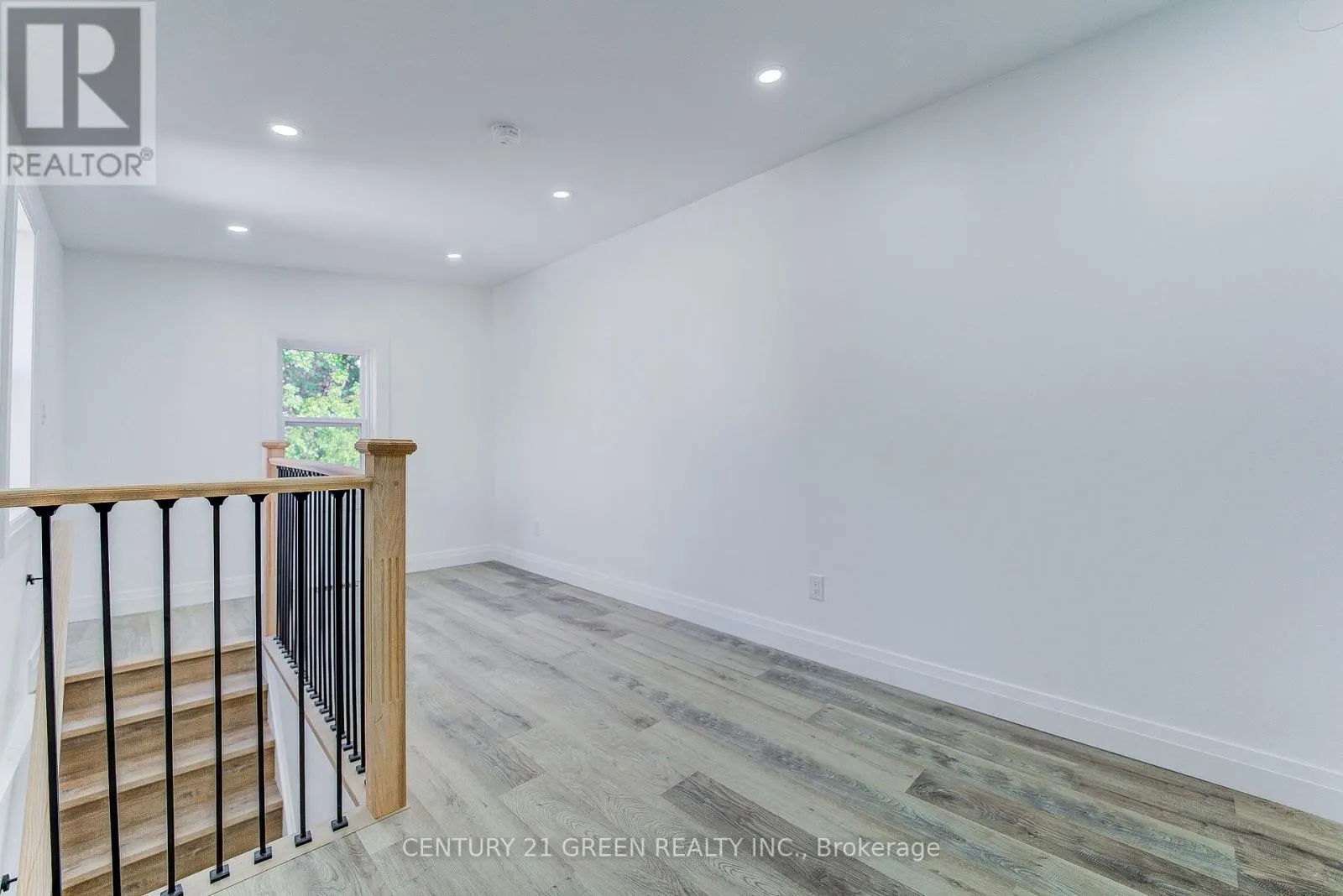 259 ROBINA AVENUE