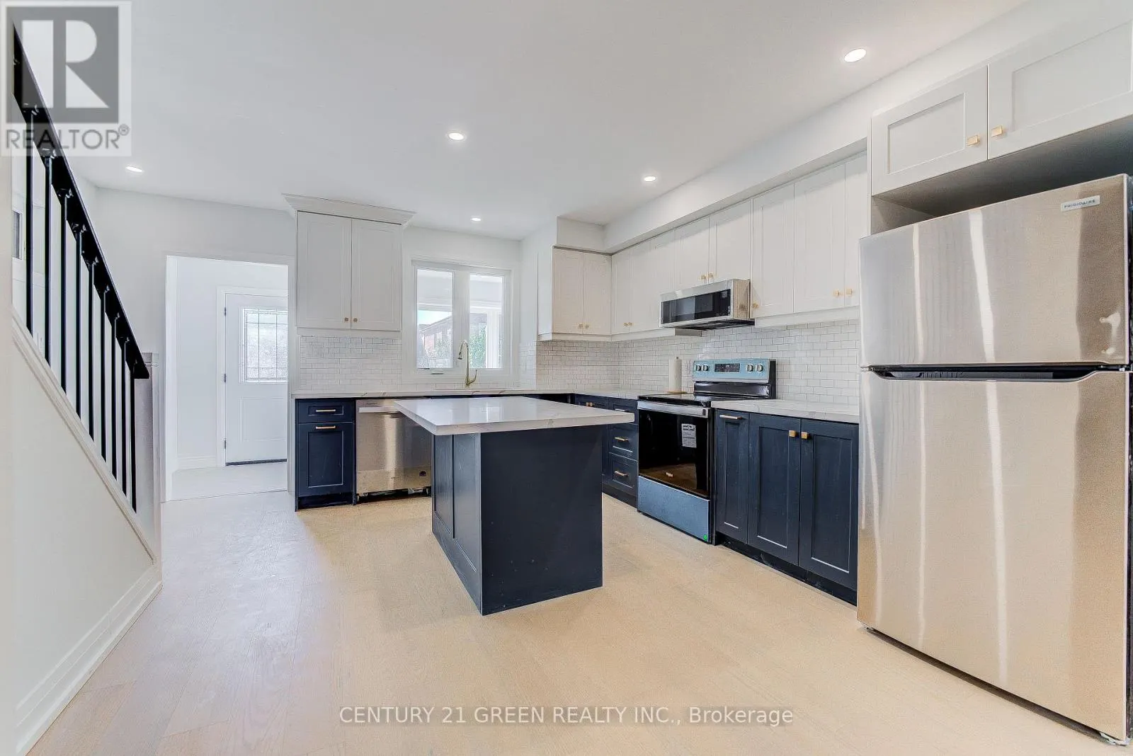 259 ROBINA AVENUE