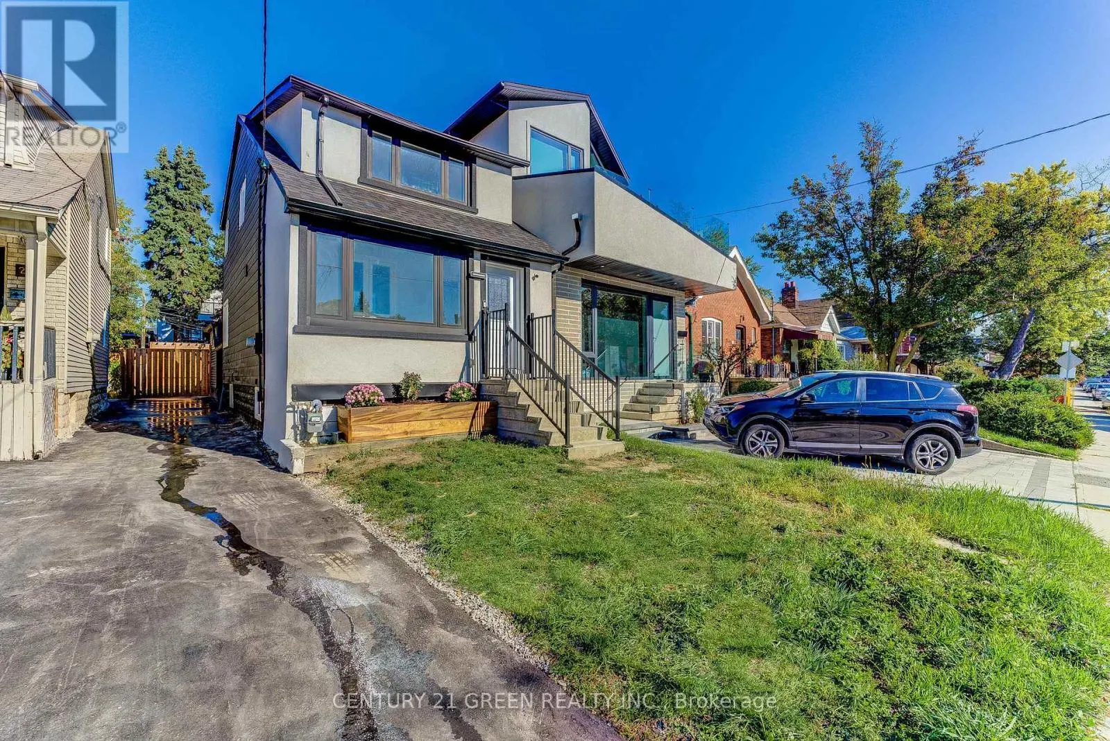 259 ROBINA AVENUE
