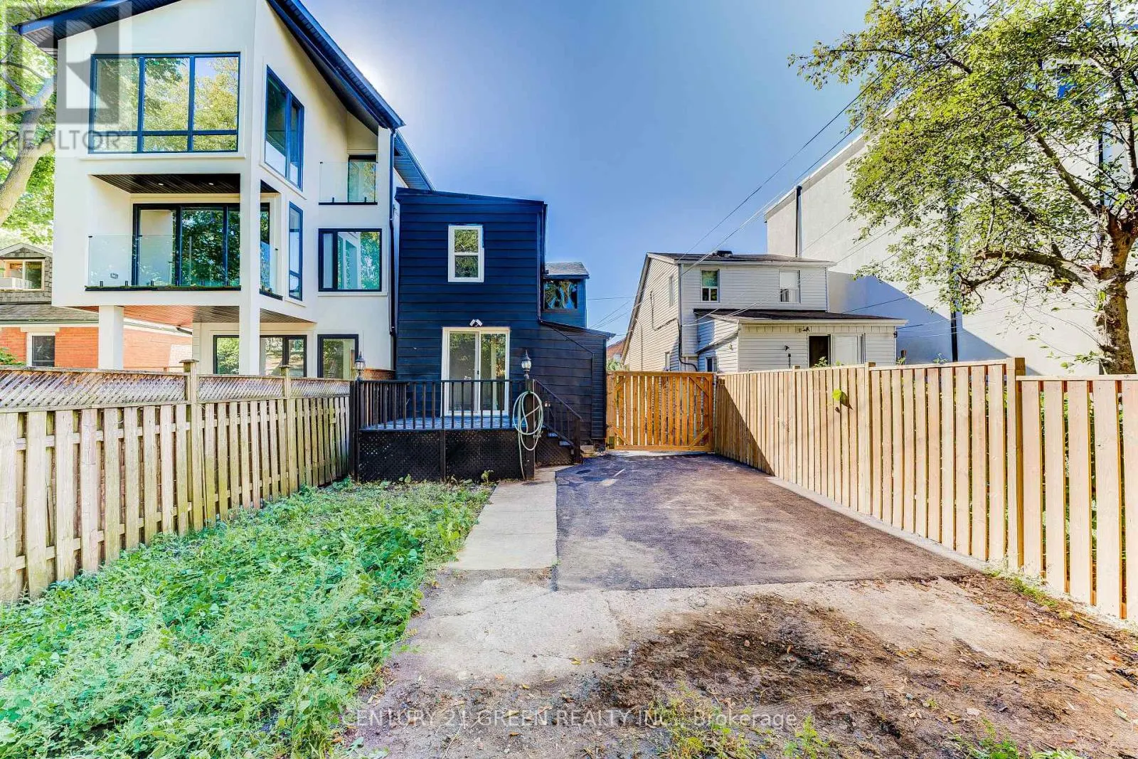 259 ROBINA AVENUE
