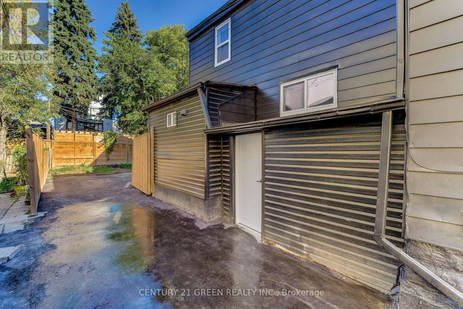 259 ROBINA AVENUE