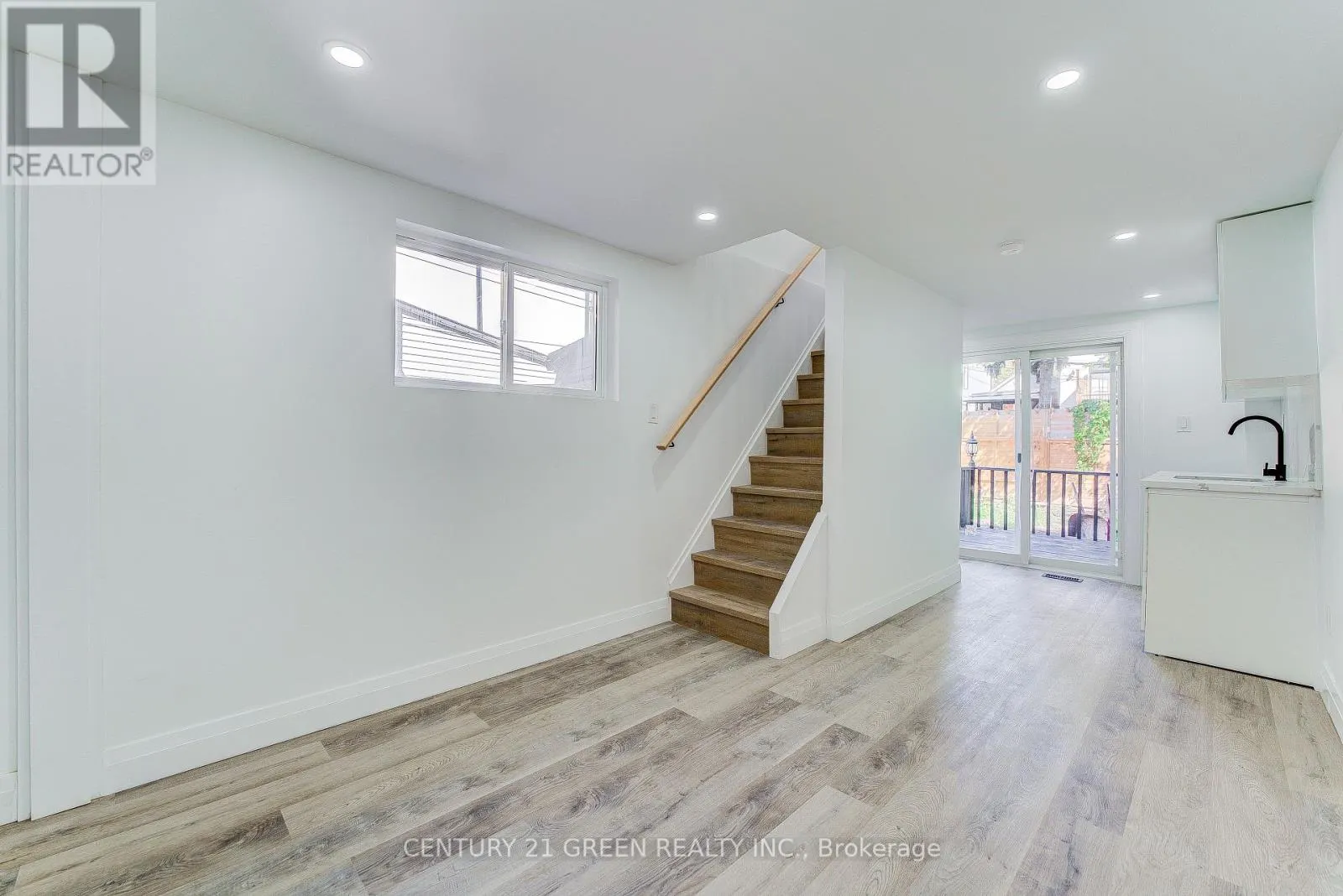 259 ROBINA AVENUE