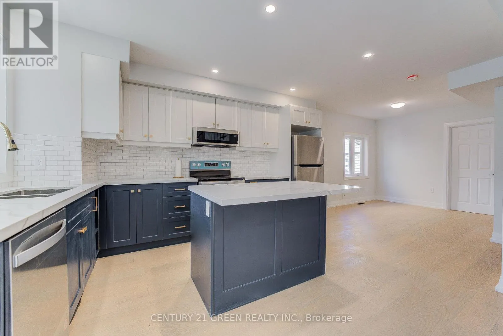 259 ROBINA AVENUE