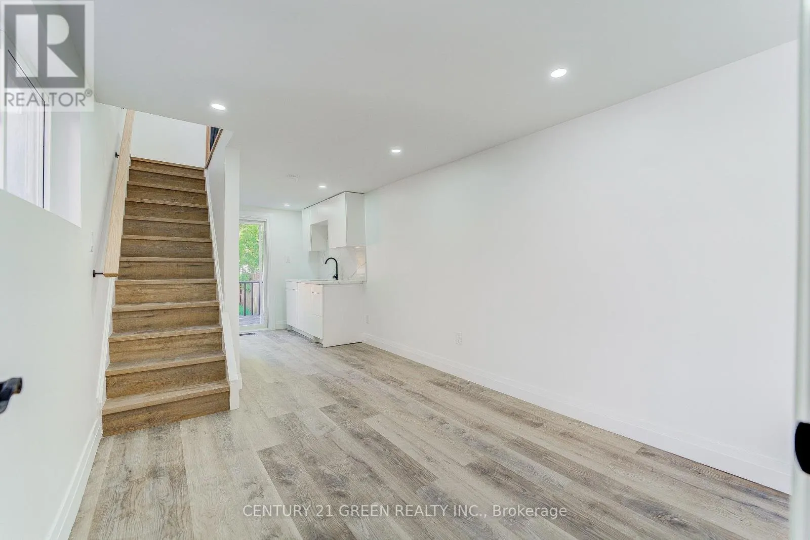 259 ROBINA AVENUE