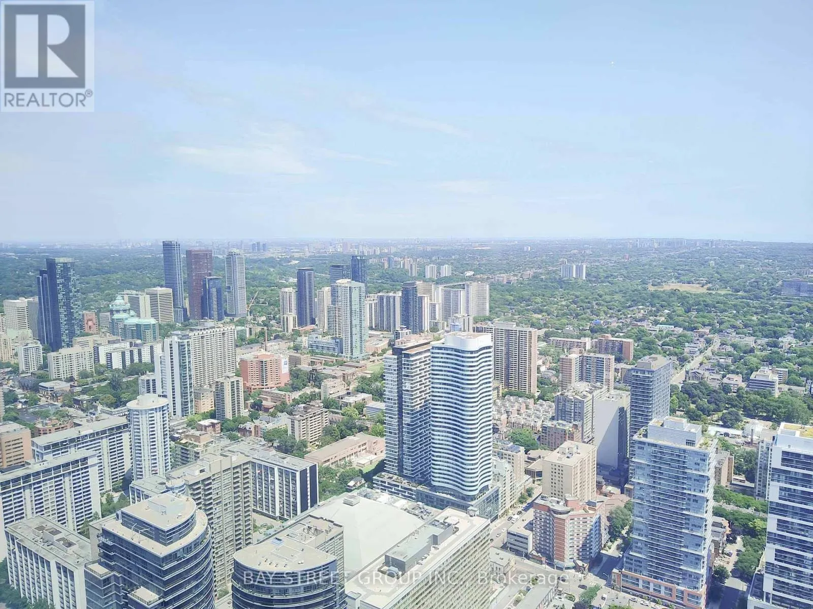 6704 - 388 YONGE STREET