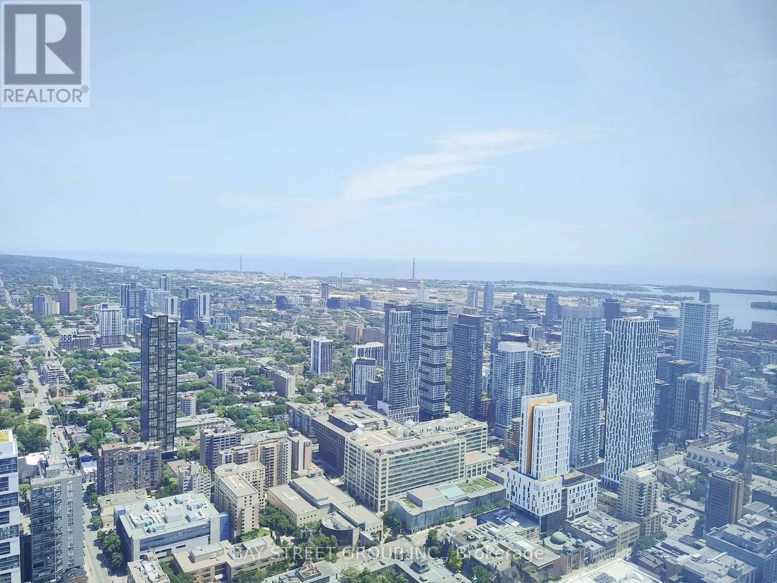 6704 - 388 YONGE STREET