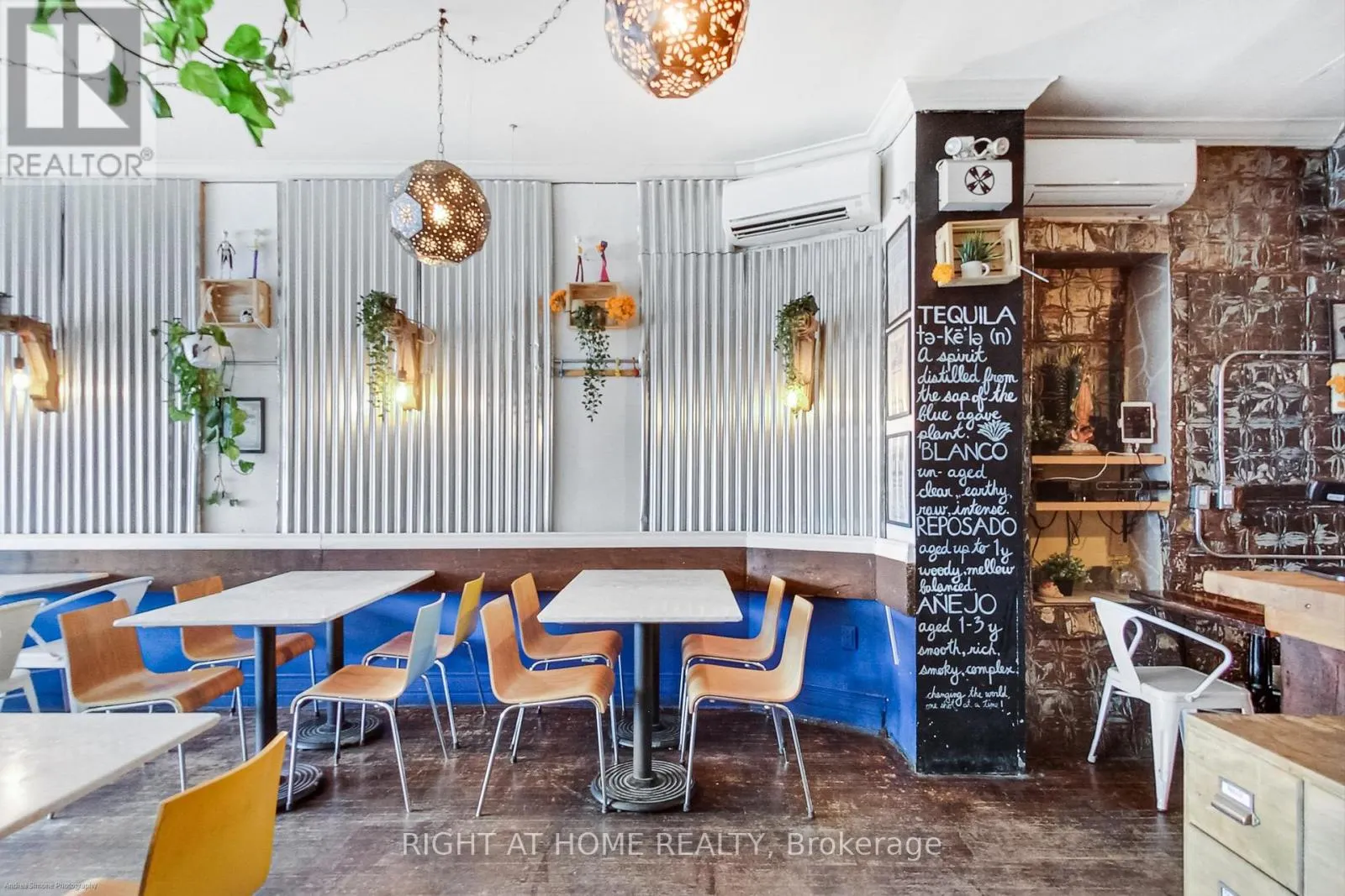 942 QUEEN STREET W