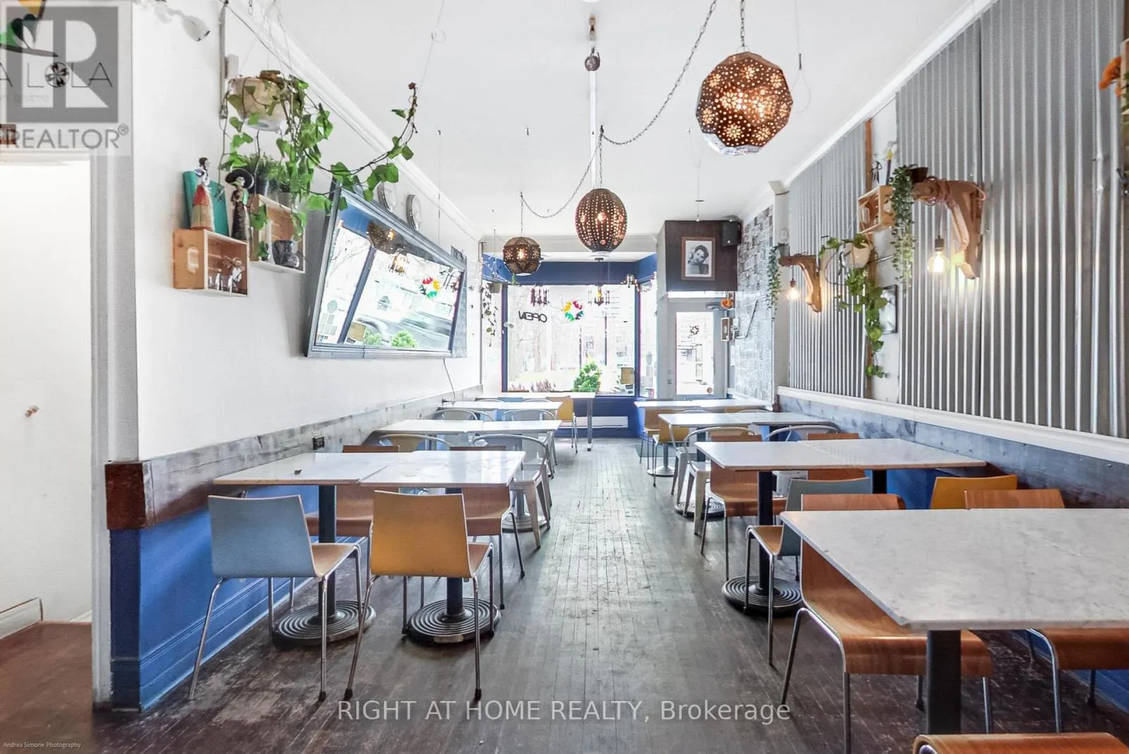 942 QUEEN STREET W