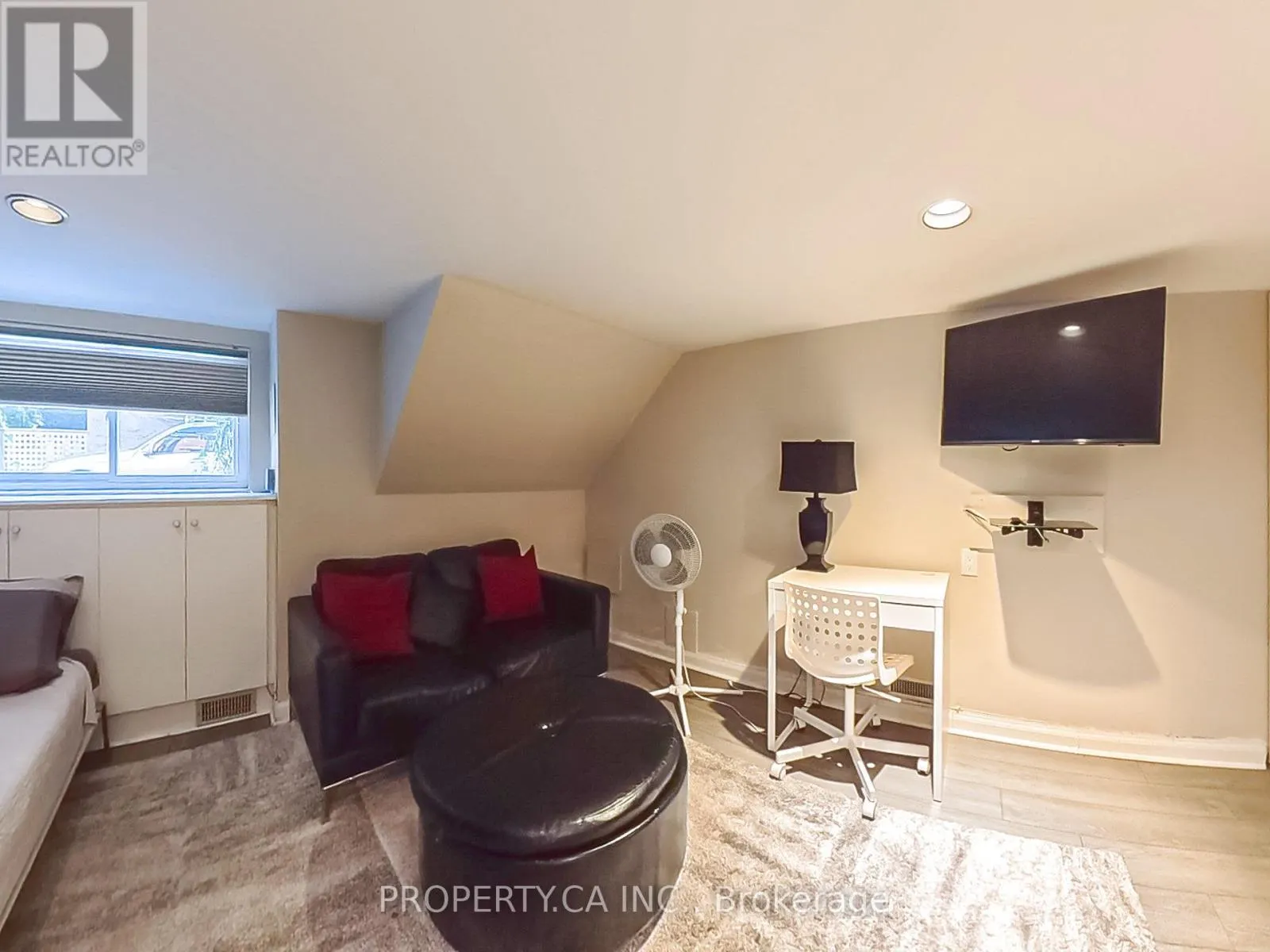 16 MONTEITH STREET
