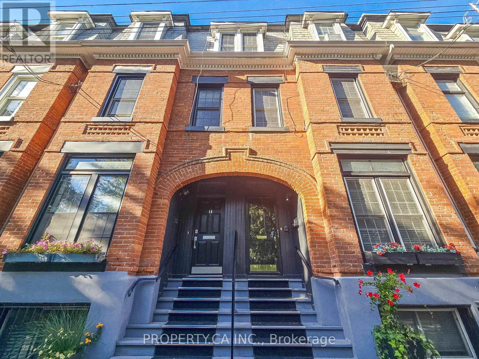 16 MONTEITH STREET