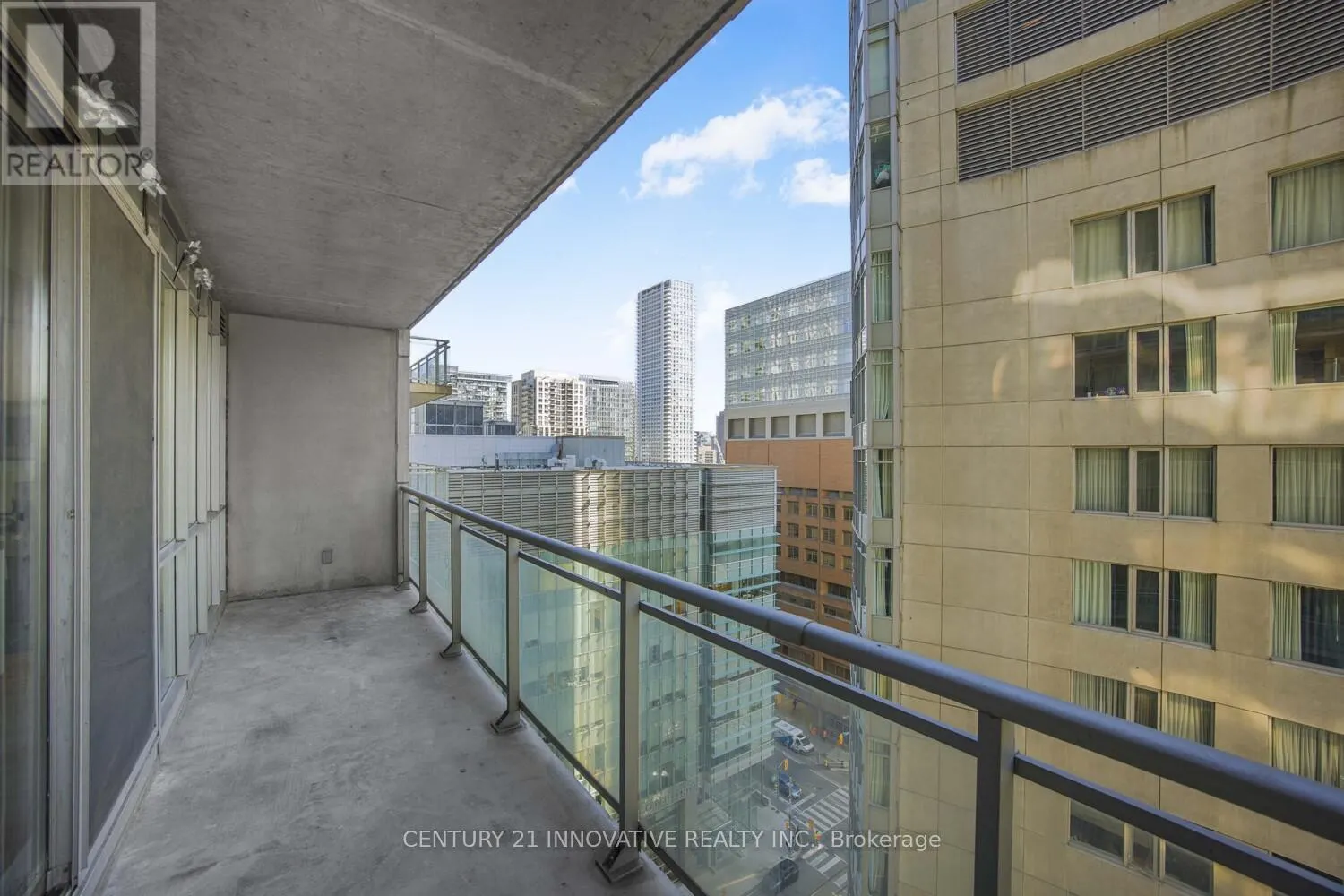 1505 - 220 VICTORIA STREET