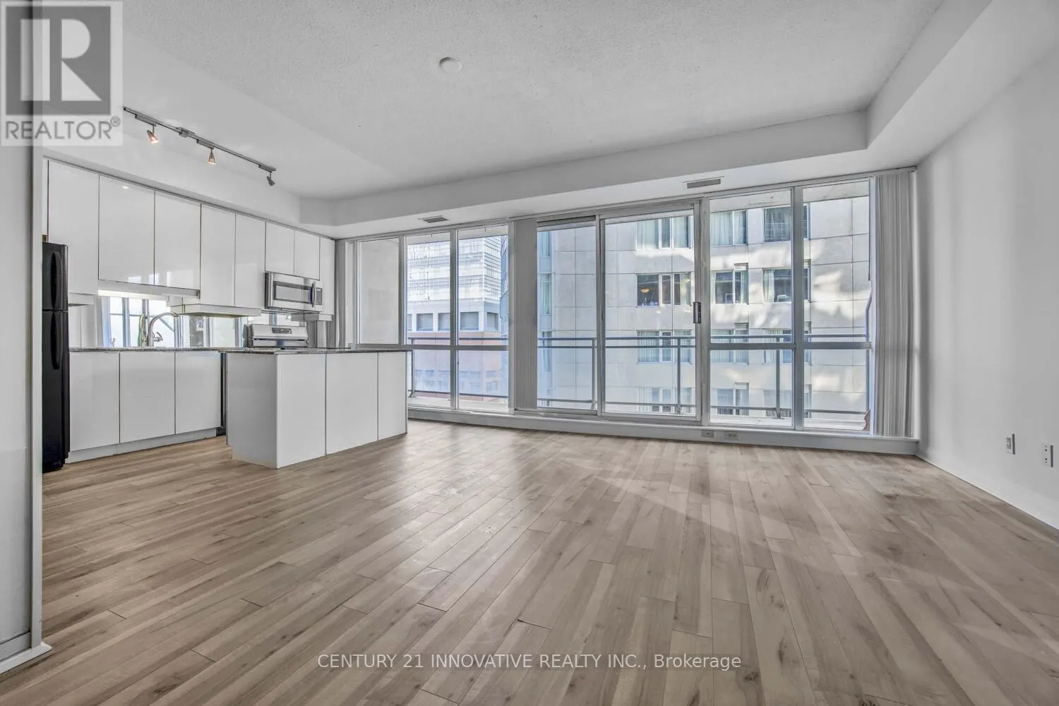 1505 - 220 VICTORIA STREET