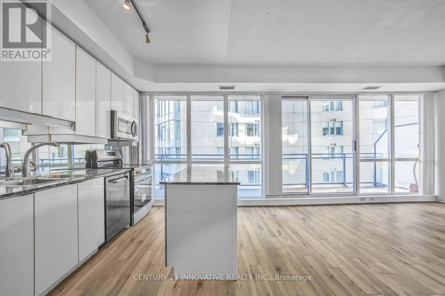 1505 - 220 VICTORIA STREET