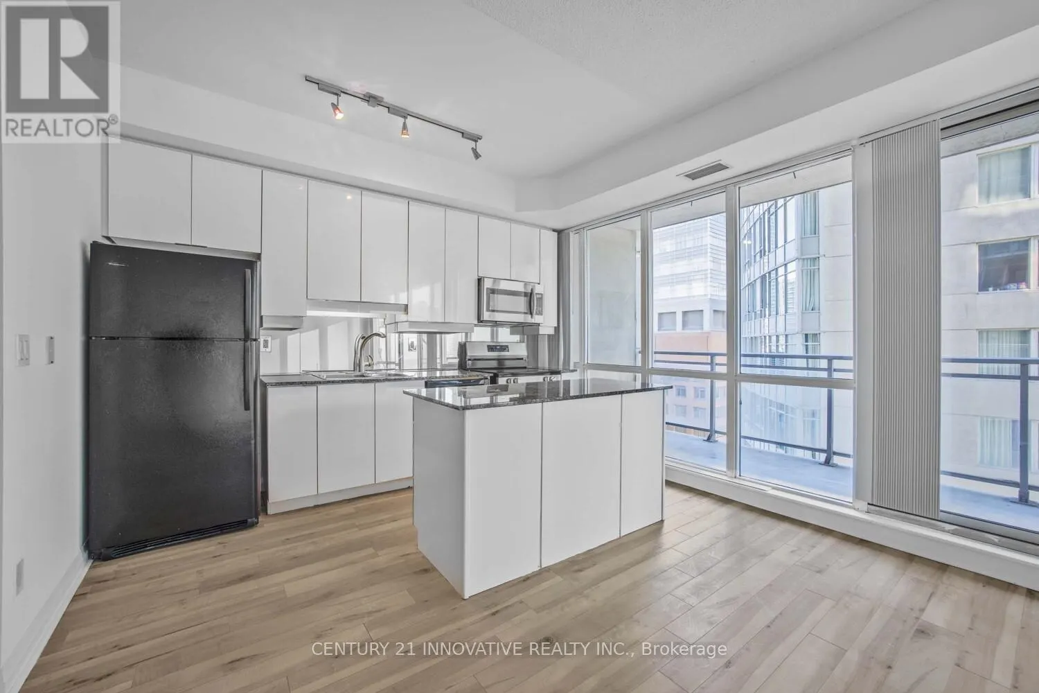 1505 - 220 VICTORIA STREET