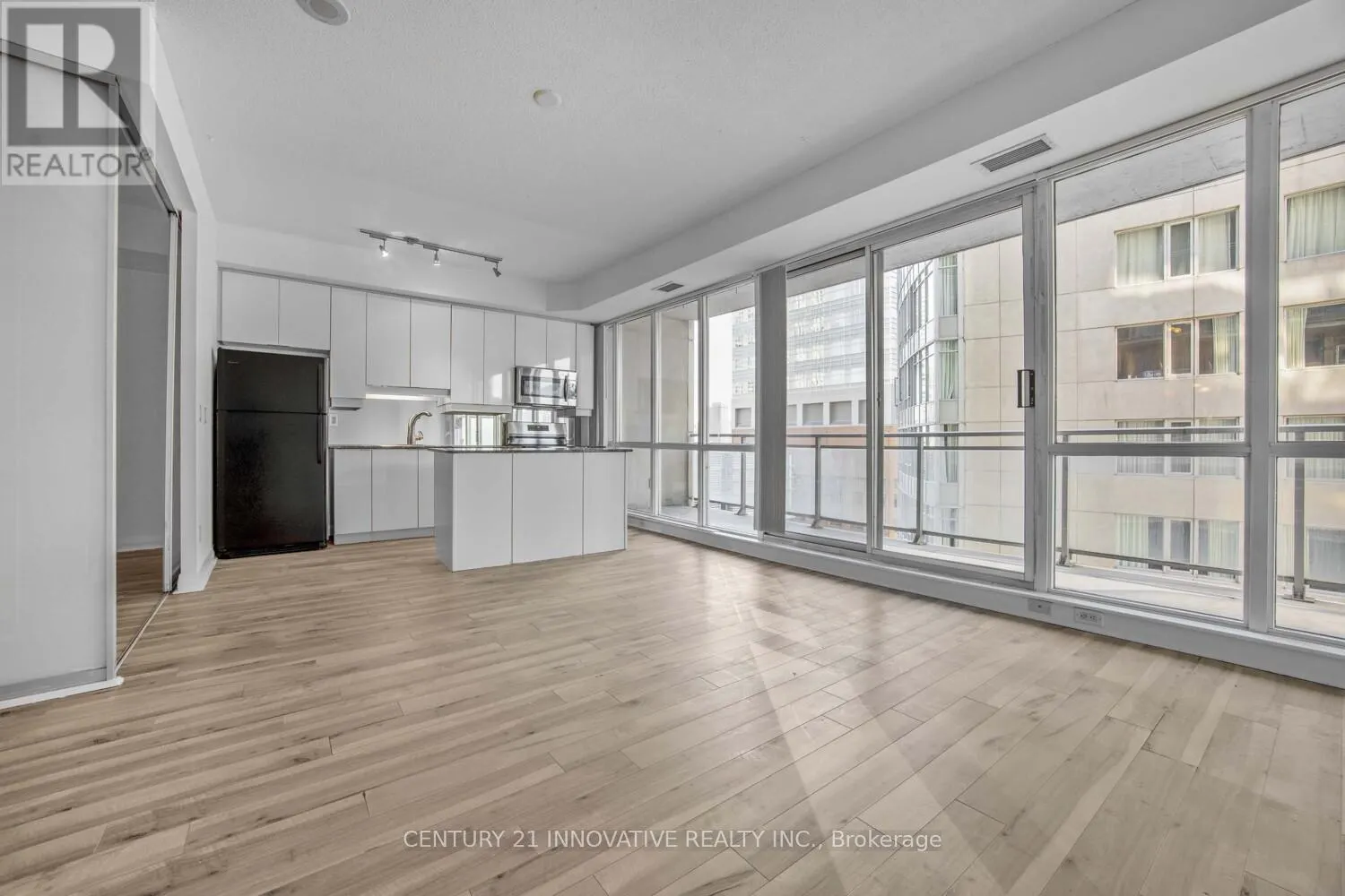 1505 - 220 VICTORIA STREET