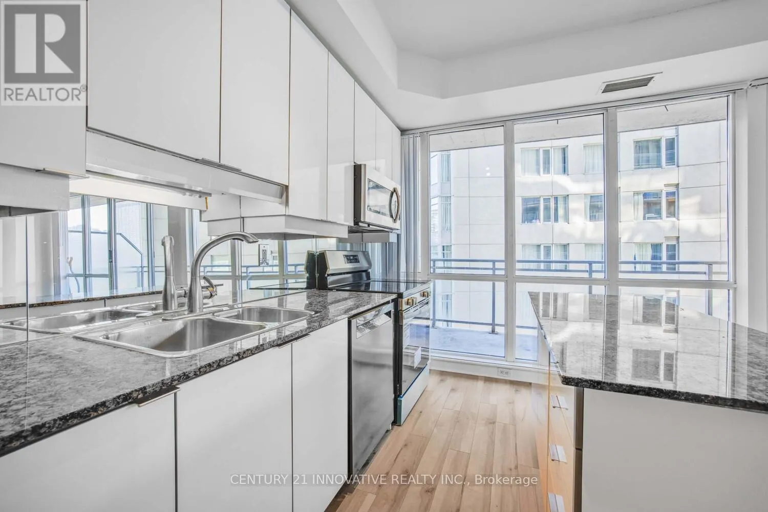 1505 - 220 VICTORIA STREET