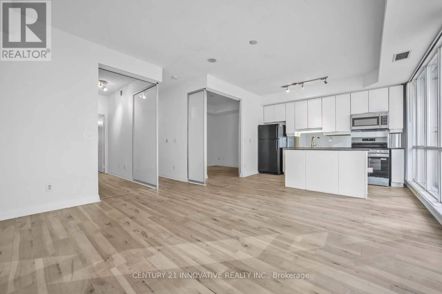 1505 - 220 VICTORIA STREET