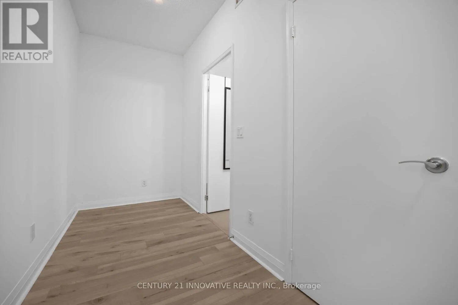 1505 - 220 VICTORIA STREET