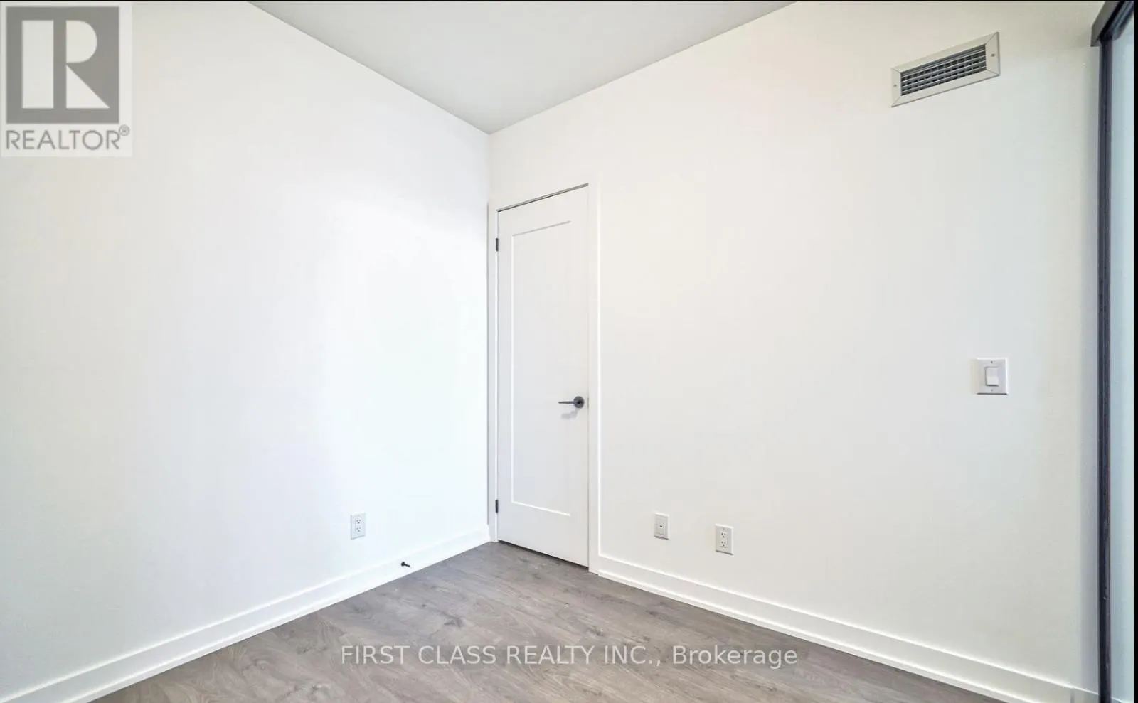1005 - 5 DEFRIES STREET