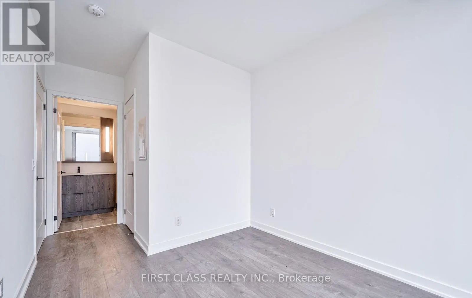 1005 - 5 DEFRIES STREET