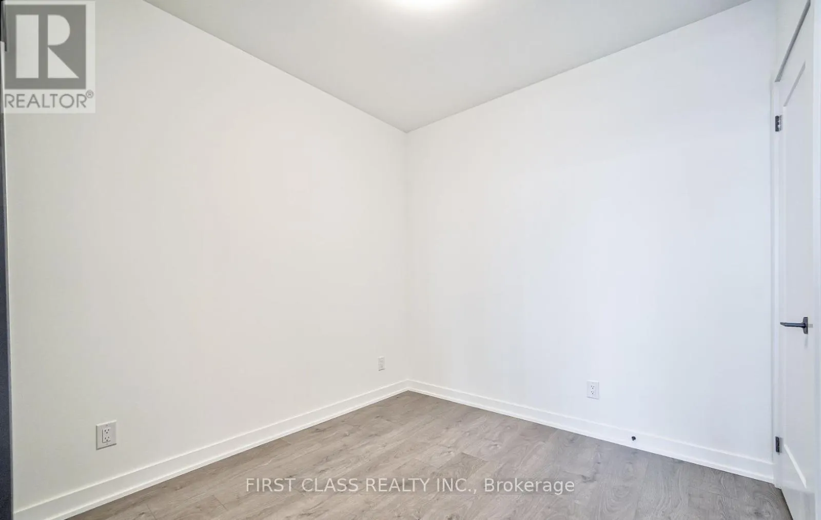 1005 - 5 DEFRIES STREET