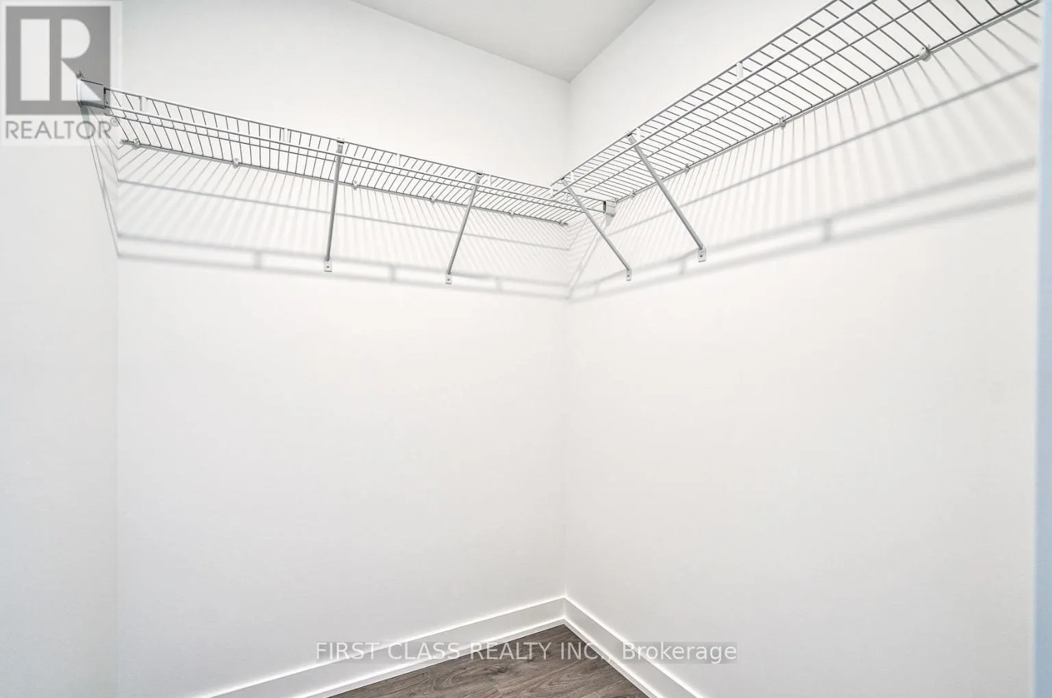 1005 - 5 DEFRIES STREET
