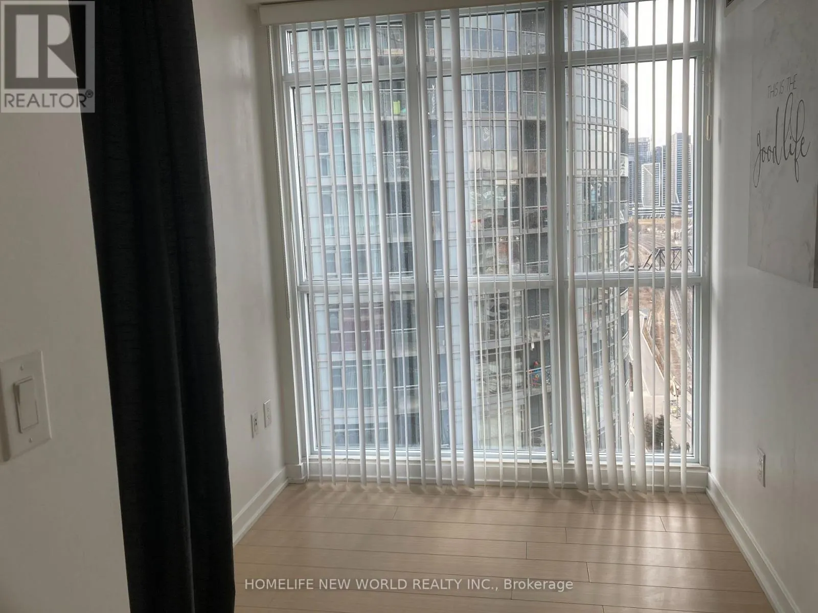 1612 - 15 ICEBOAT TERRACE